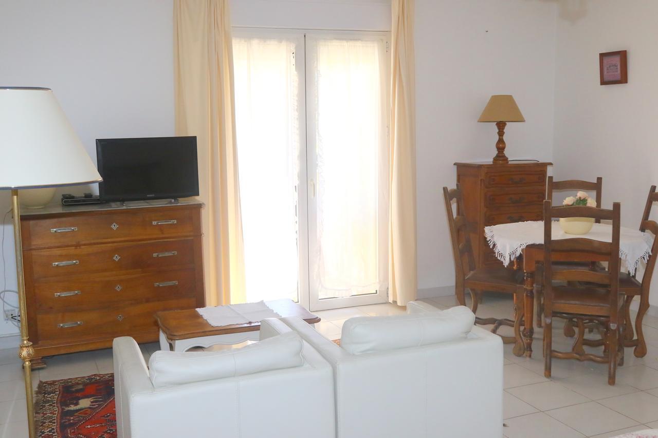 Apartments La Madeleine Awinion Zewnętrze zdjęcie